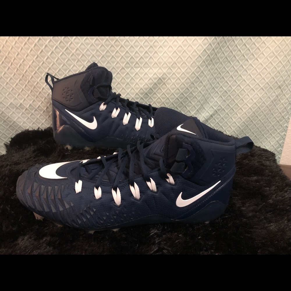 Nike Force Savage